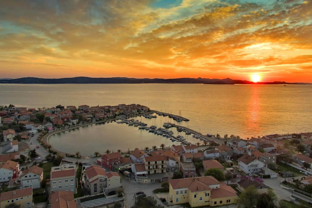 Apartments With A Parking Space Bibinje, Zadar - 12270 Buitenkant foto